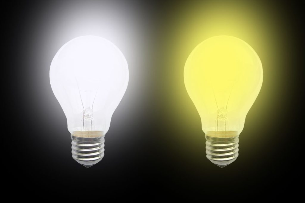 نورپردازی: لامپ آفتابی بهتر است یا مهتابی؟