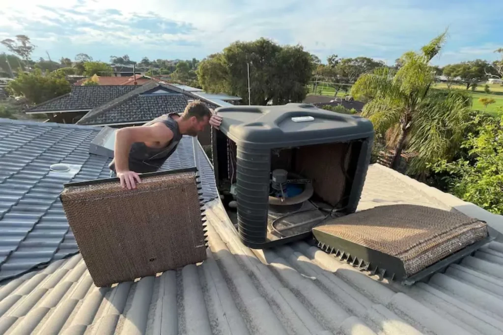 راهنمای کامل نگهداری و سرویس کولرهای آبی | آموزش مرحله‌به‌مرحله روغن‌کاری کولر آبی
